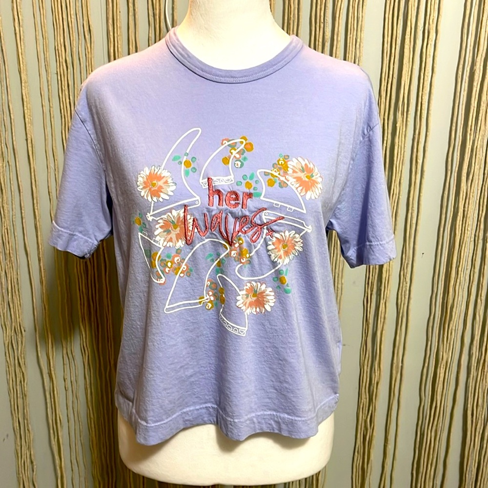 Size small Her Waves cropped shirt. Purple